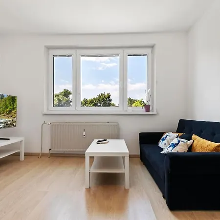 20 Minutes From Center W Netflix, Coffee Or Tea & Parking