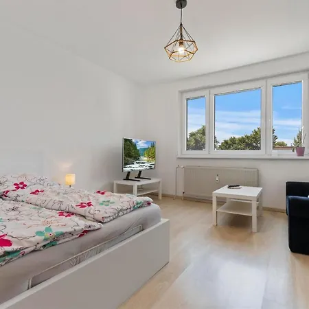20 Minutes From Center W Netflix, Coffee Or Tea & Parking Bratislava